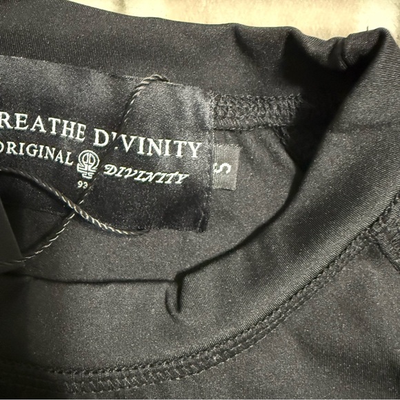 Breathedivinity Black and White Compression Shirt - Picture 4 of 4